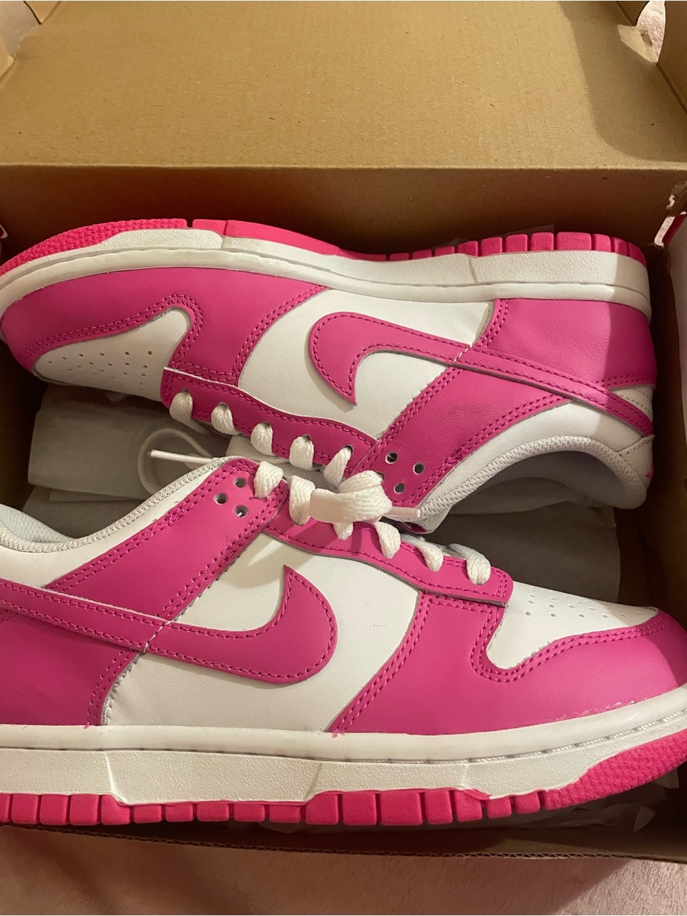 Nike Kids Low-Top Sneakers in Hot Pink and White